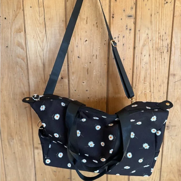 Alice and Olivia Daisy Print Duffel Tote Bag Black - Picture 8 of 13